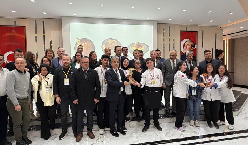 Nezihe Yalvaç Turizm MTAL Akdeniz bölge birincisi oldu