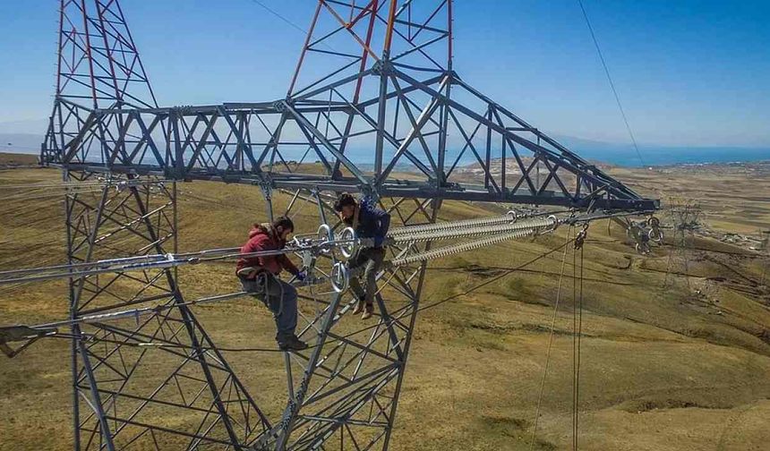 Van'dan Siirt'e 16 kilometrelik alternatif enerji hattı çekildi