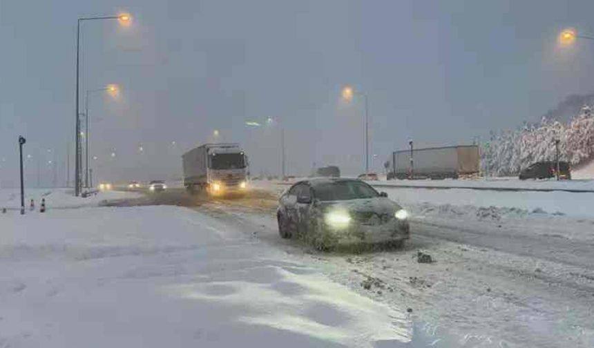 Bolu Dağı'nda trafik açıldı!