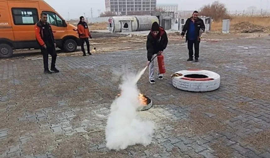 Afyonkarahisar’da market çalışanlarına yangın eğitimi