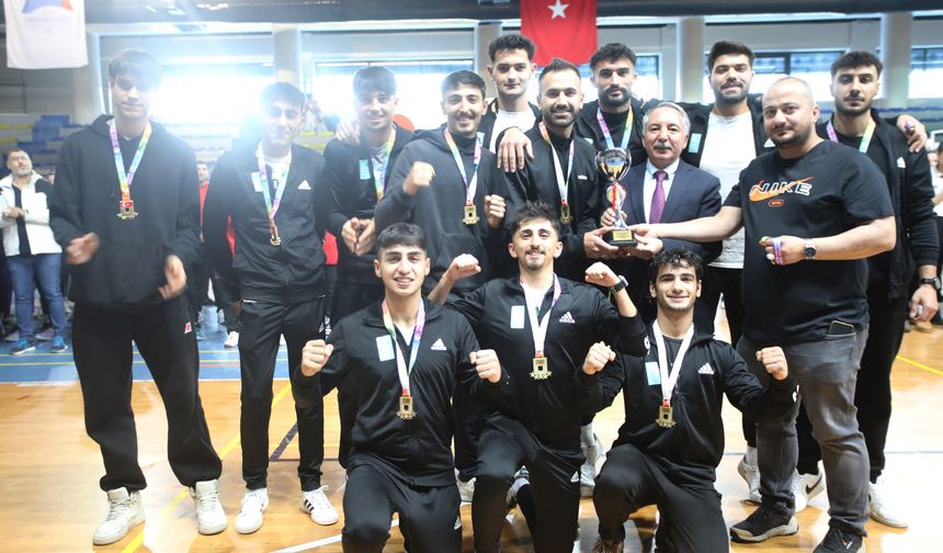 AİÇÜ'de düzenlenen ÜNİLİG Voleybol Bölgesel Lig Müsabakaları sona erdi