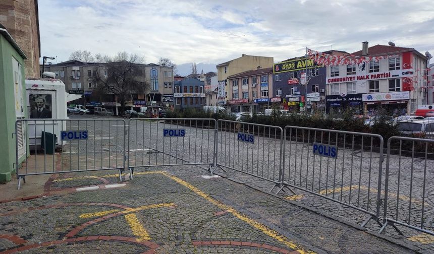 Edirne'de belediye otoparkları tahliye edildi